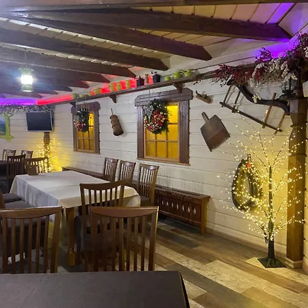 ホリデーパーク Tsarynka Eco Complex スラブスク