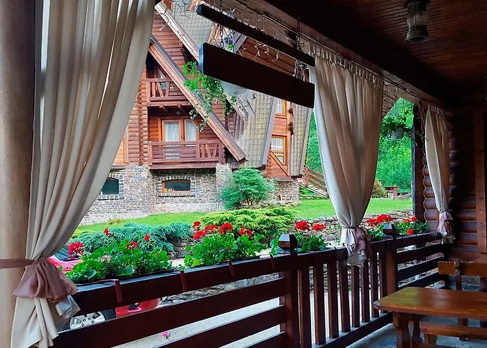 홀리데이파크 Tsarynka Eco Complex